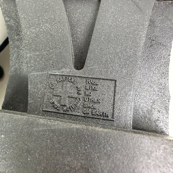 Dr. Martens Black Brogues Made In England Mens Sz 8 Wingtip Chunky Platform Shoe - Picture 11 of 13